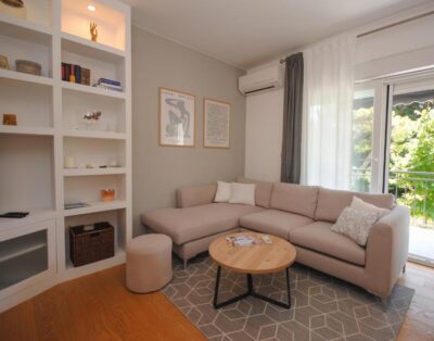 Park view apartment close to the beach